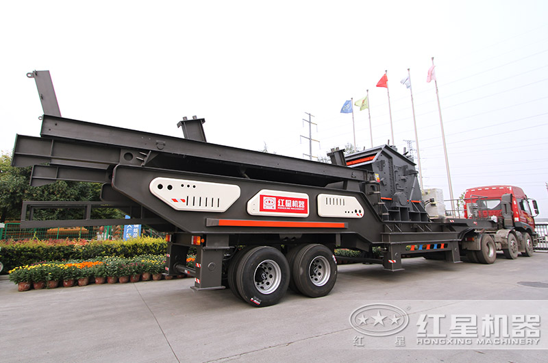 柴油移动式煤矸石粉碎机发货现场 柴油移动式煤矸石粉碎机发货现场