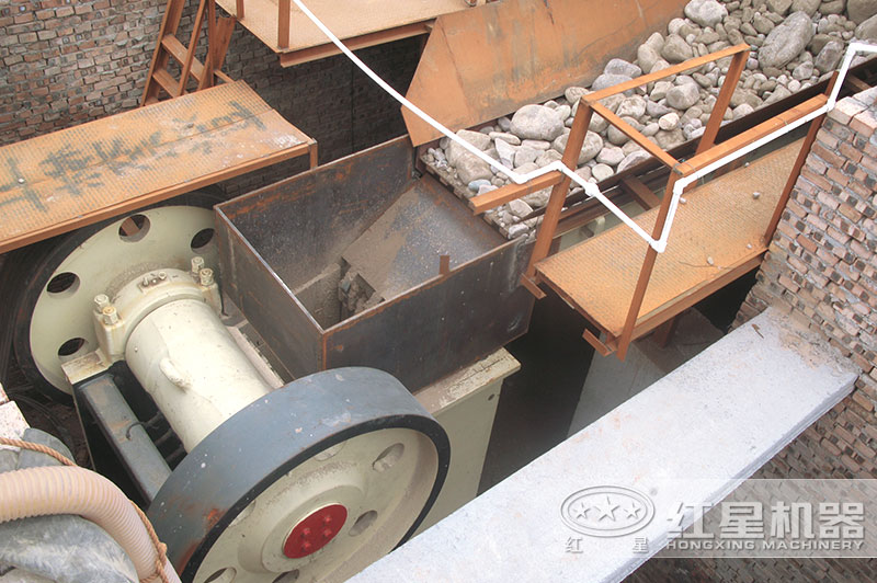 颚式破碎机进料口细节 颚式破碎机进料口细节