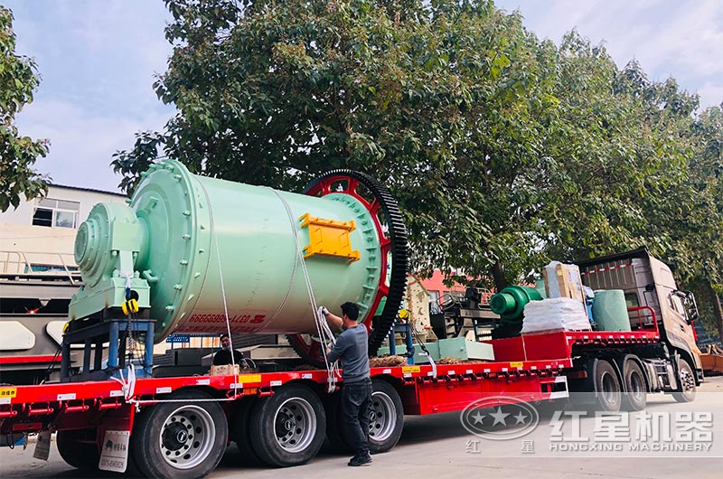 球磨机选矿设备发货现场 球磨机选矿设备发货现场