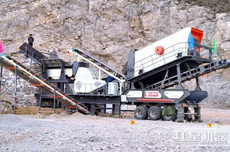 河北客户移动碎石机工作现场实拍图 河北客户移动碎石机工作现场实拍图