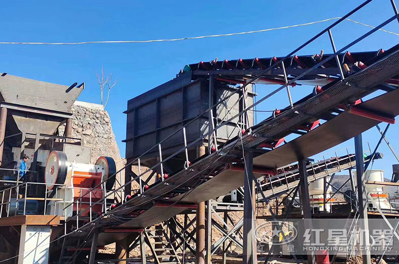 颚式破碎机工作现场图 颚式破碎机工作现场图