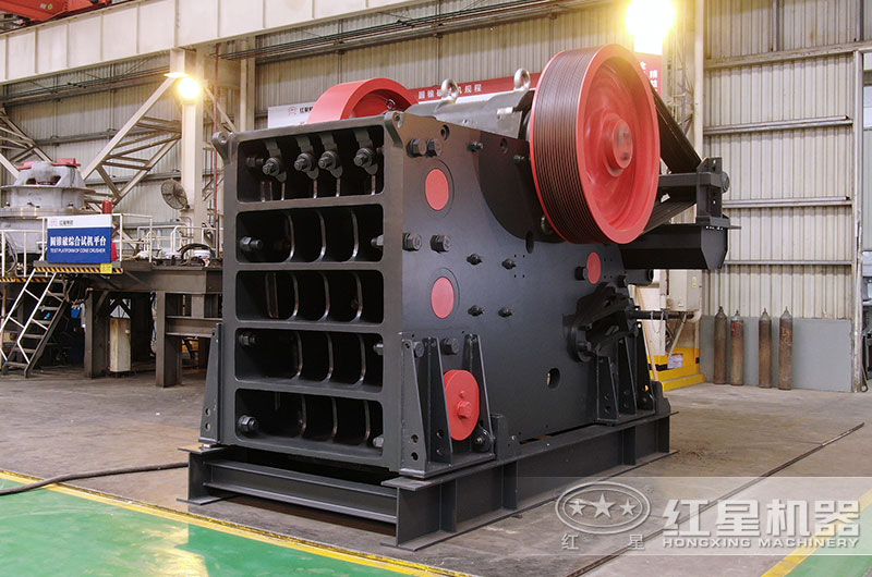 大型石头颚式破碎机图片 大型石头颚式破碎机图片